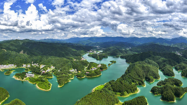 农村变迁 村容村貌 蓝天 白云 青山 碧水 村落 民居 乡村旅游 生态保护 群众增收 山水田园
