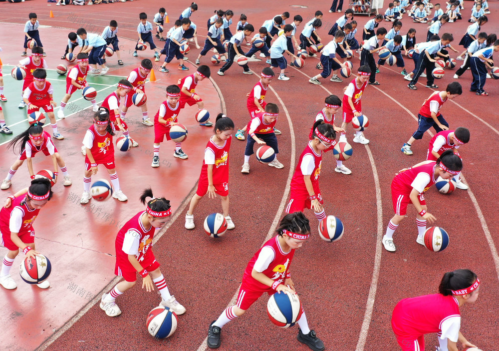 嘉禾：活力篮球  律动童年