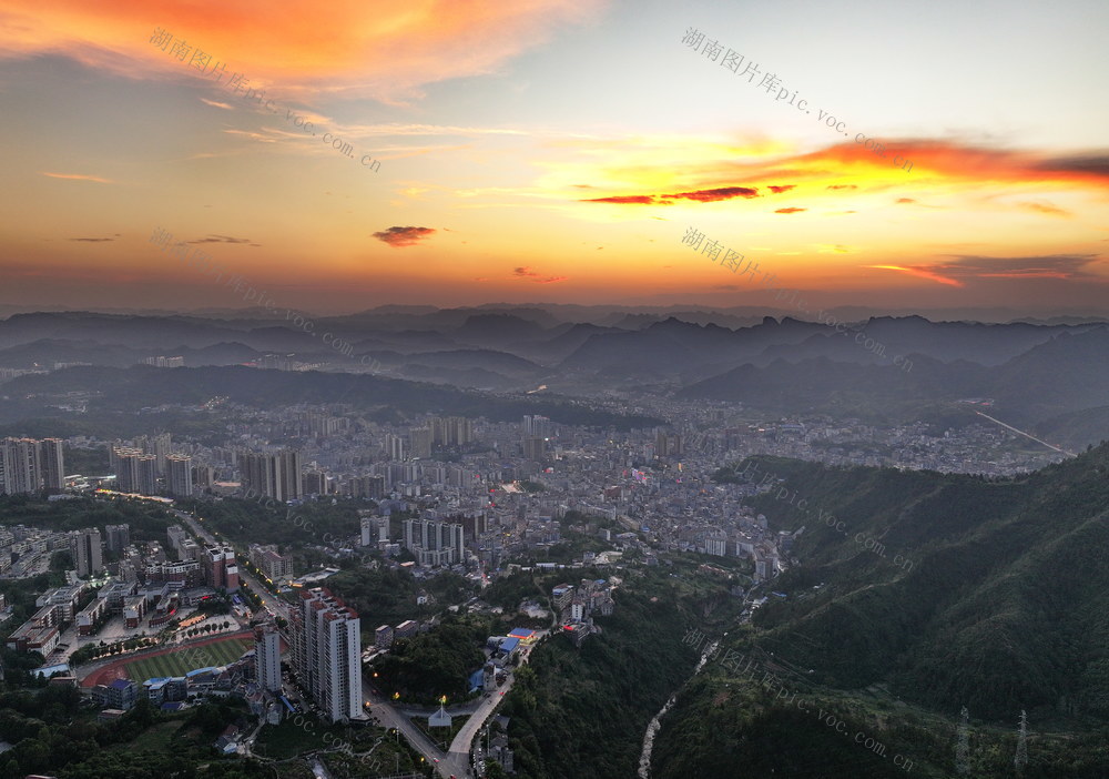万马奔腾 武陵山 灵溪镇 湘潭文化休闲广场 