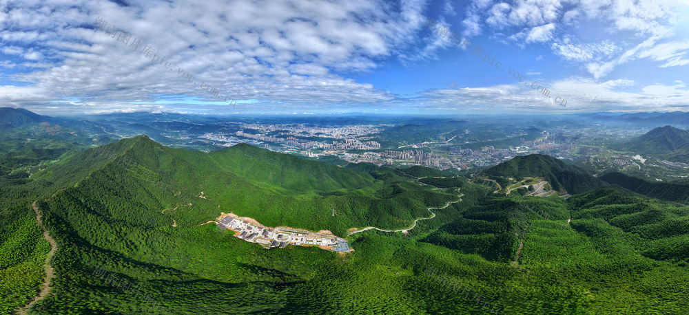无人机  郴州市  王仙岭  俯瞰  郴州  720航拍  全景  林中之城  绿水青山  金山银山 
 林业  总产值  全省第一  