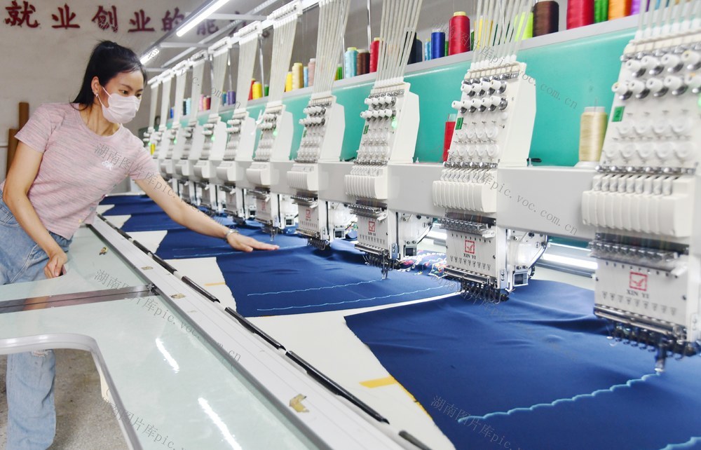 多举措促进农民就业