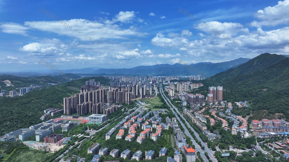 航拍  郴州市  苏仙区  郴县路  城东新区  高原蓝  绿水青山 
  金山银山  生态文明  美丽画卷  黄建华  