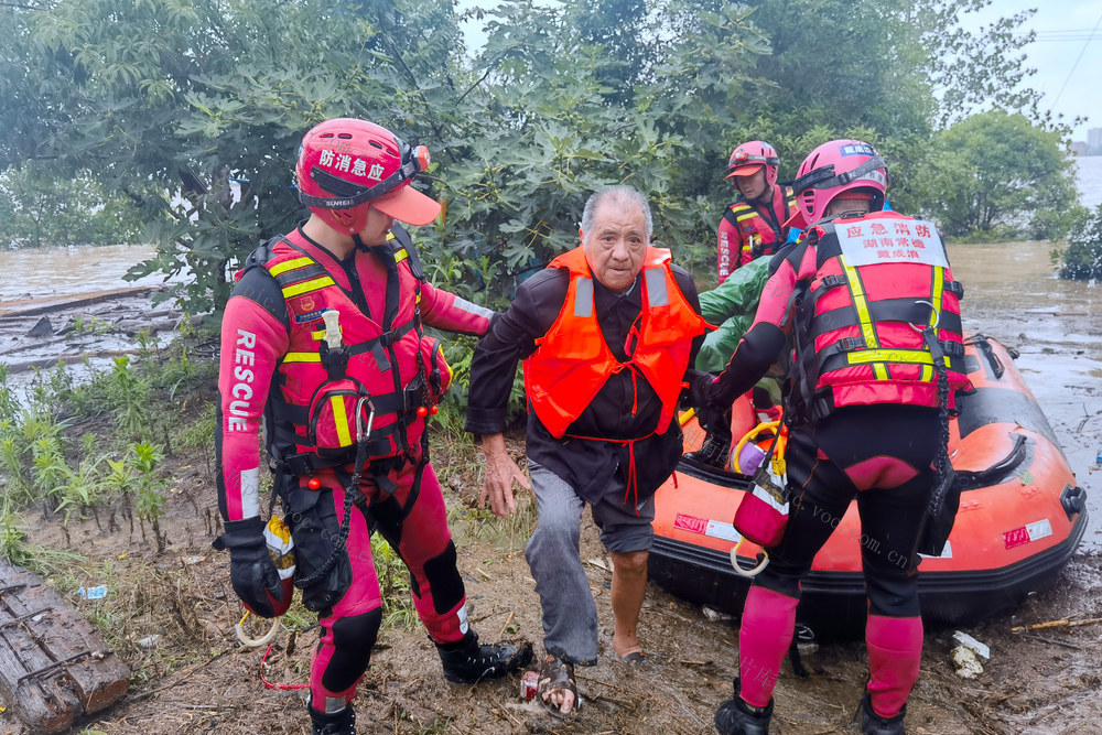 津市消防 转移4名被困老人