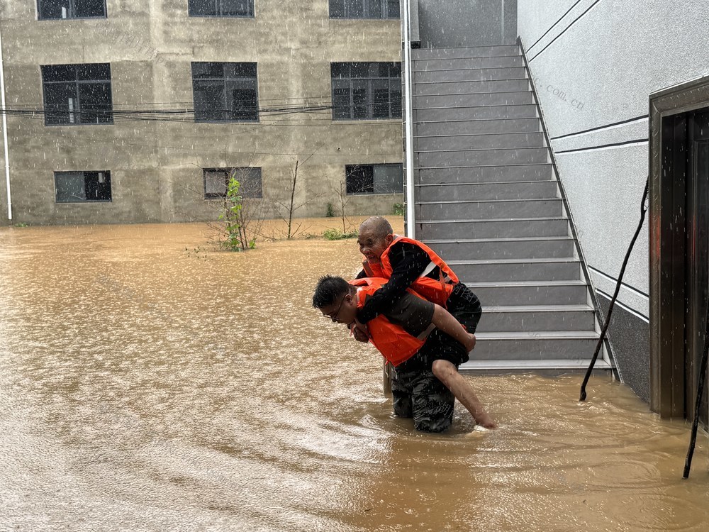 牙屯堡镇；救援