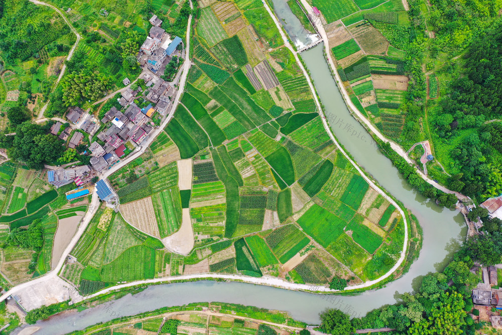 湖南新田：夏日乡村美如画