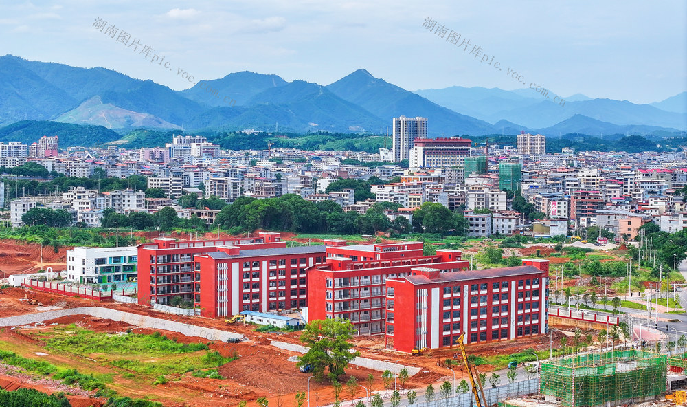 新学校  惠民生  风景  县城   教育