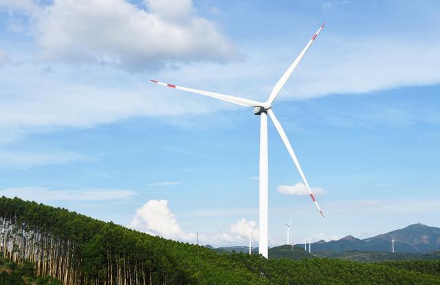  发展风电产业  经济生态双赢