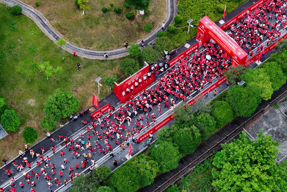 长征 走红军走过的路 湖南桂东 红星广场