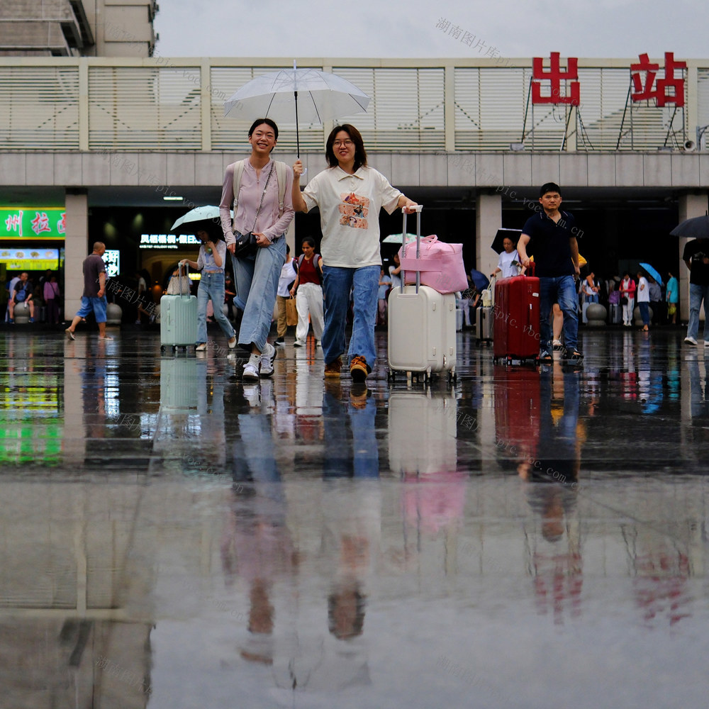 铁路出行旅客增多