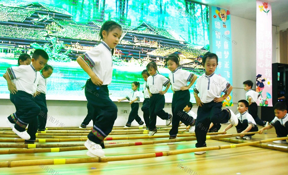 欢度“六月六”                   