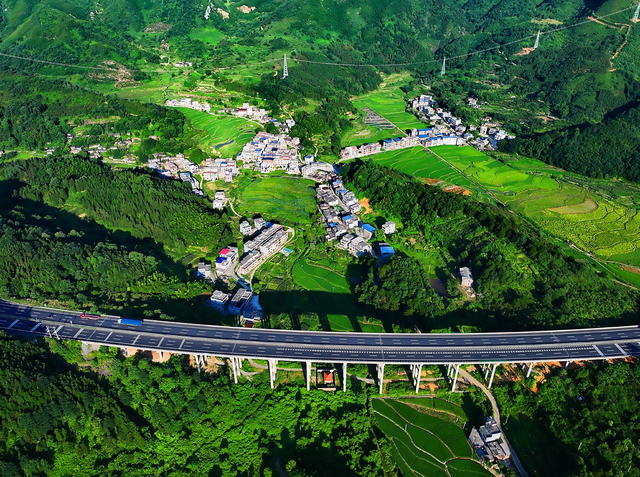 常宁 路畅 景美  画中行