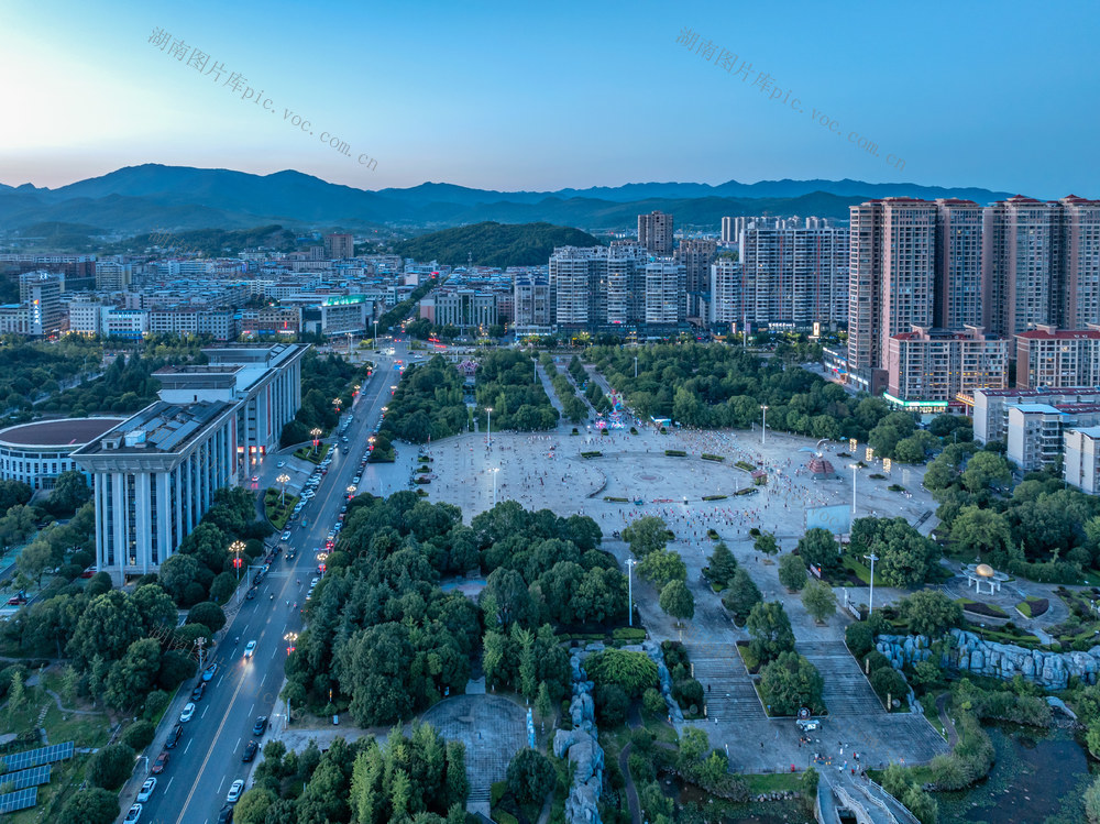 城市建设  广场  公园  夜生活
