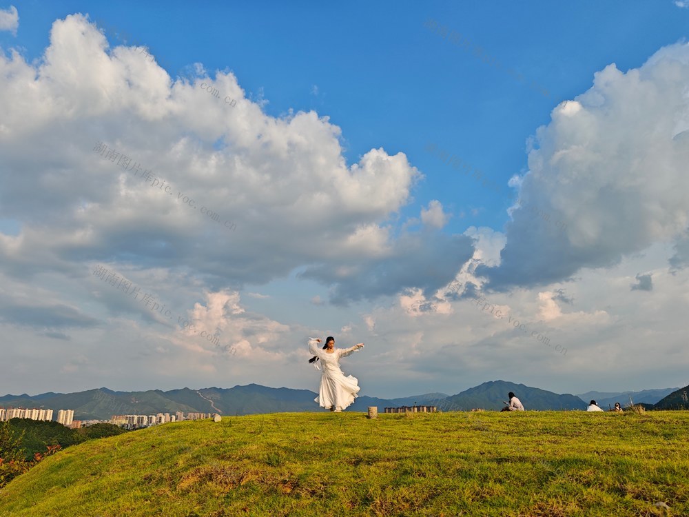 蓝天  白云  蓝山蓝  赏景  打卡  避暑  纳凉