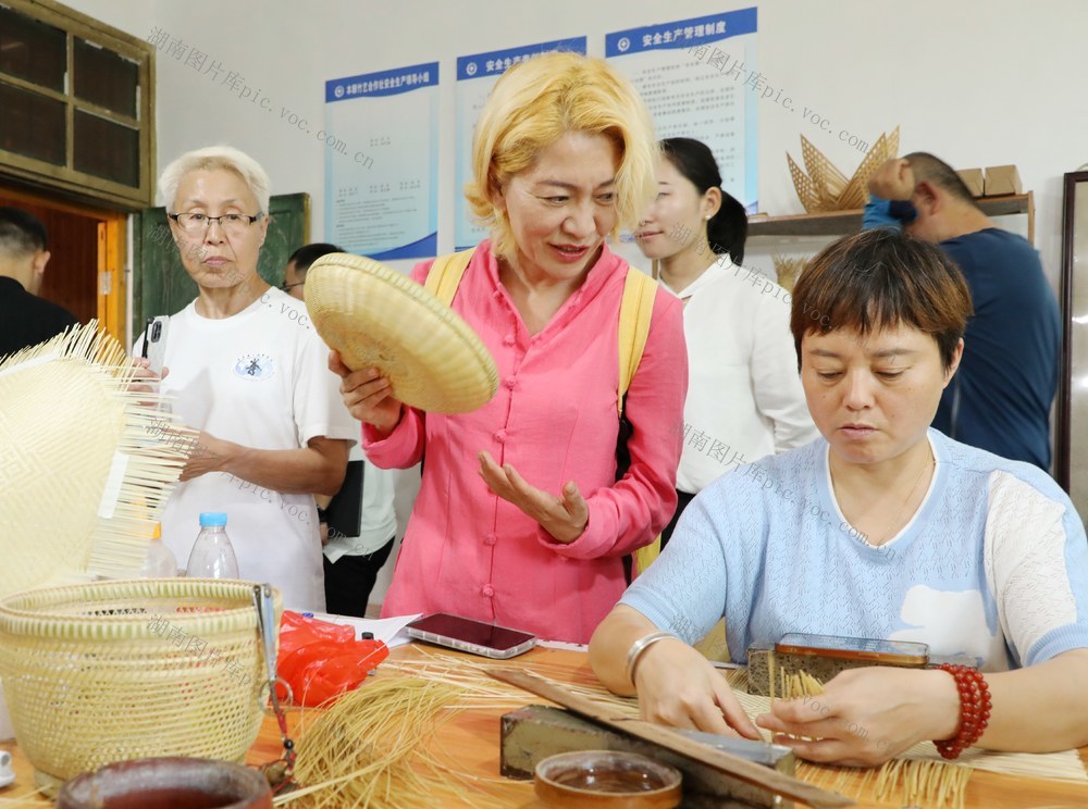 “土味”产品成乡村游新卖点