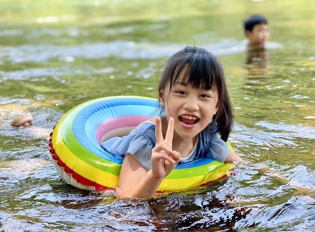 亲水消署   乐享清凉
