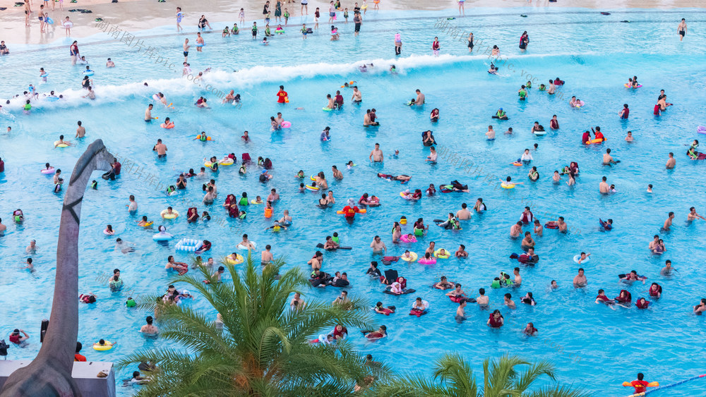 高温 戏水纳凉  避暑