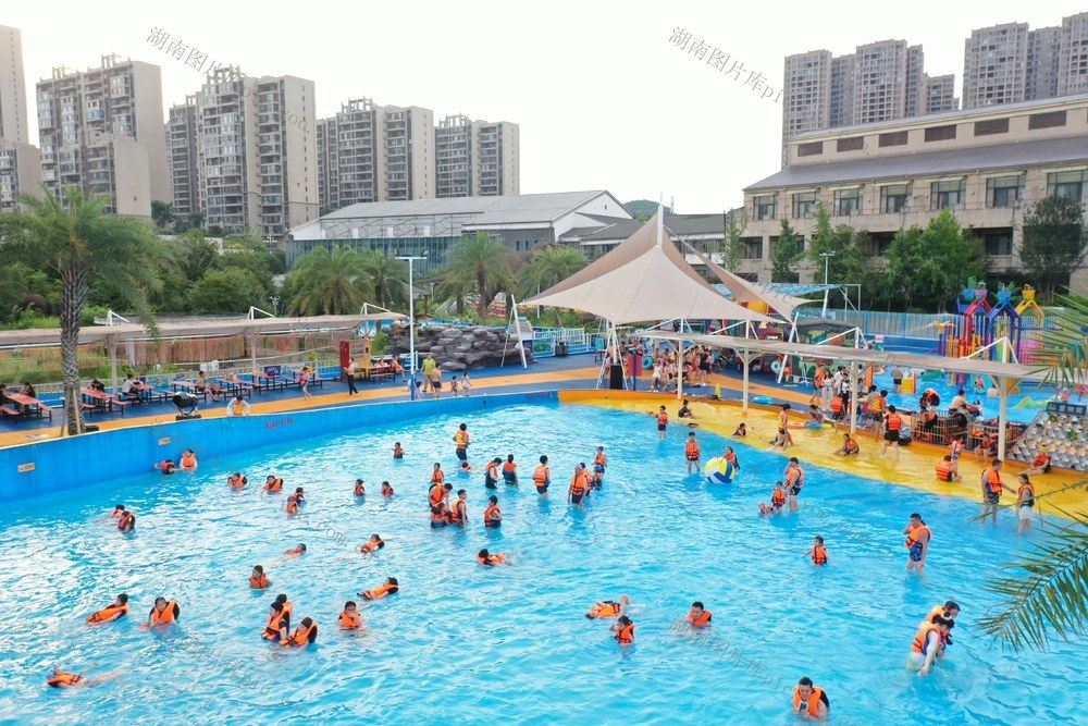 嘉禾：戏水消暑享清凉