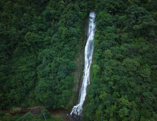 生态  清泉  山清  水秀  环境  保护  画卷
