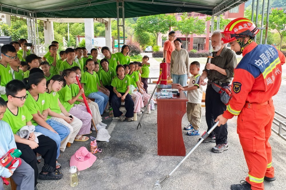 消防 安全 夏日 暑期 科普 宣传 蛇 夏令营 春苗书屋
