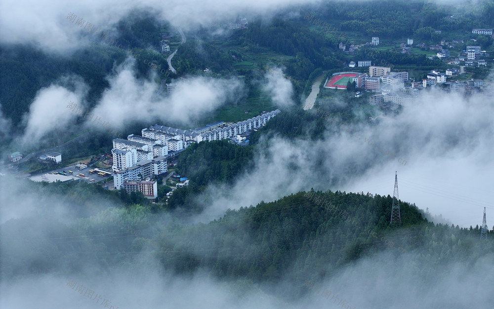 湖南桂东 雨霁云涌 群峰叠翠 增口村