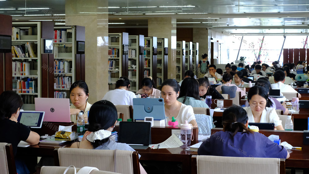 夏日读书享清凉