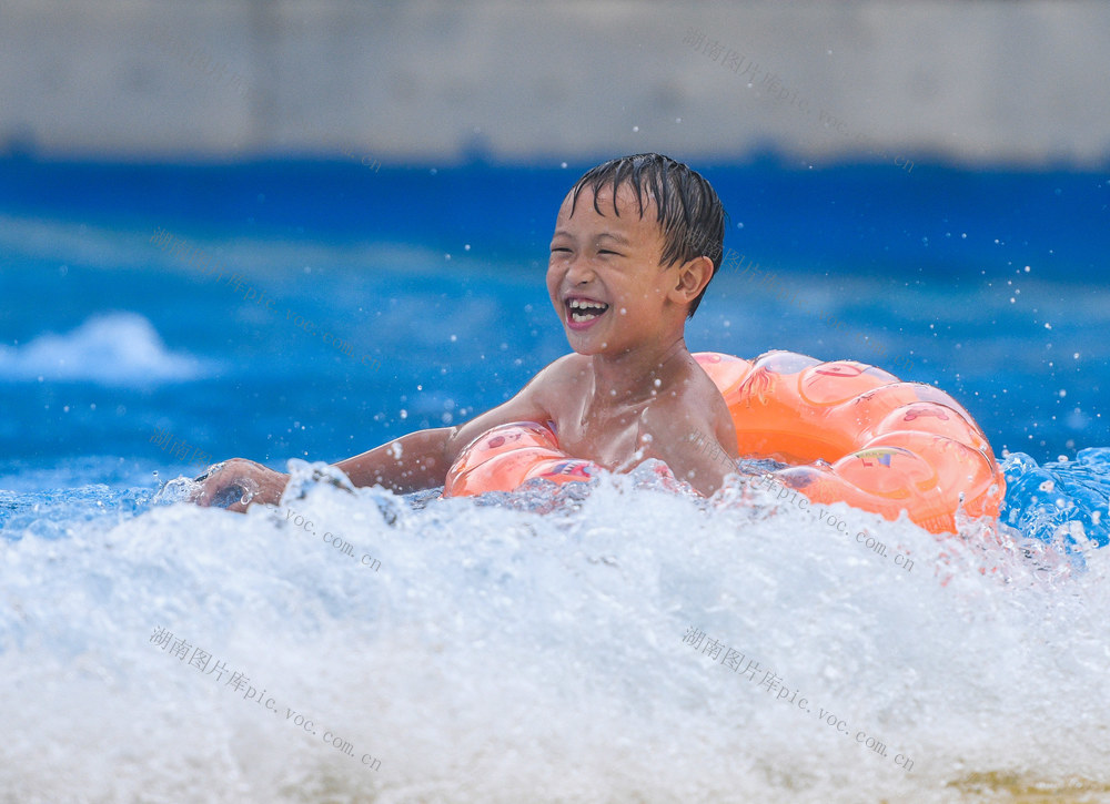 暑期
道县
戏水
