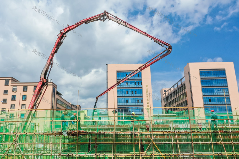 高温 建设 项目 施工 工人