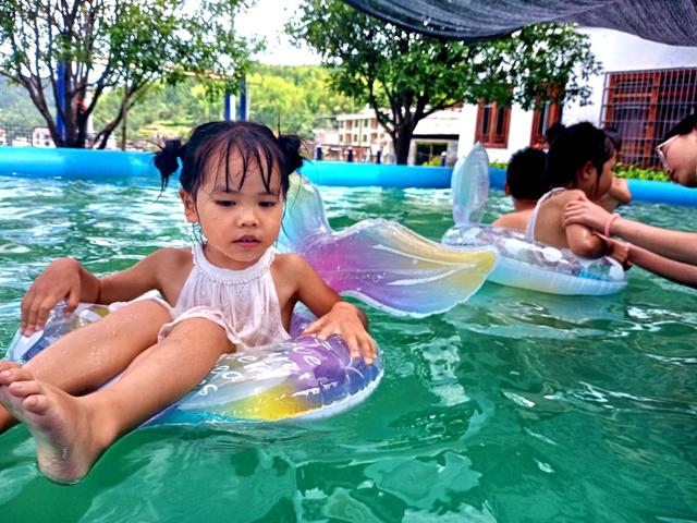 游泳  小朋友  一夏