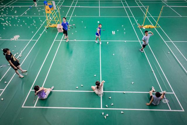 羽毛球 乐享假期 运动