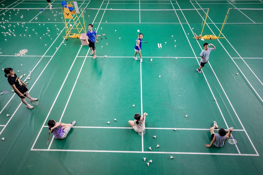 羽毛球 乐享假期 运动