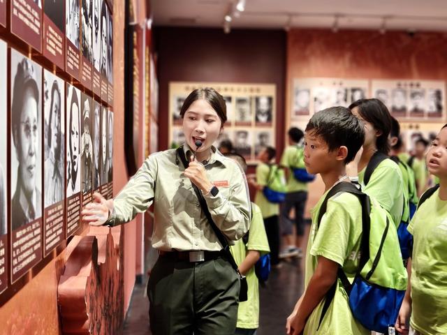 “红色课堂”润童心
