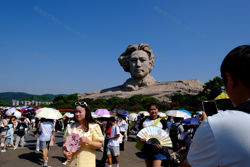 橘子洲景区，游人如织