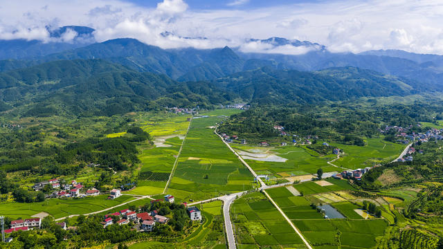 麻阳西晃山   青山绿水  