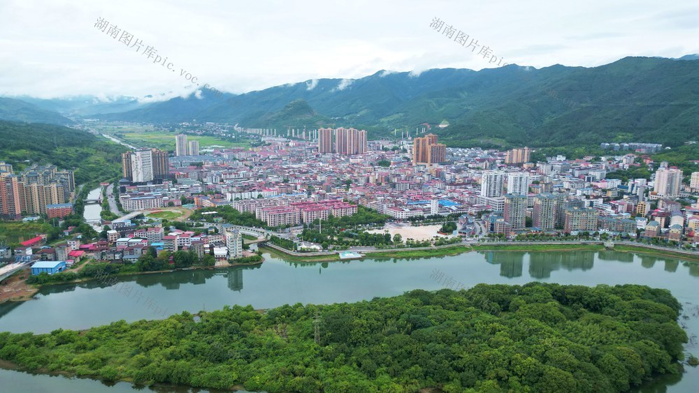 滨水小城  生态宜居