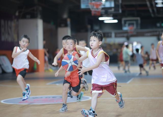 暑托班、暑假、运动、篮球、比赛