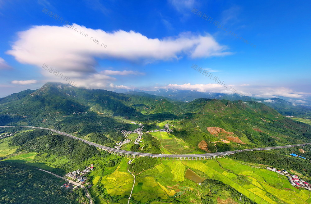 常宁 路畅  景美  助发展