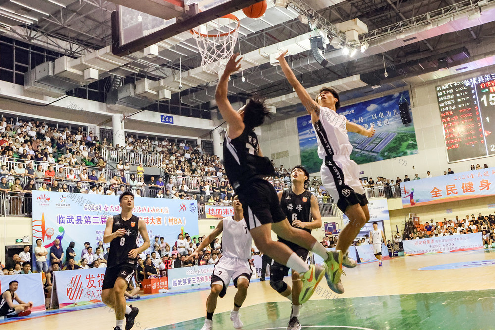 临武县：“村BA”展风采