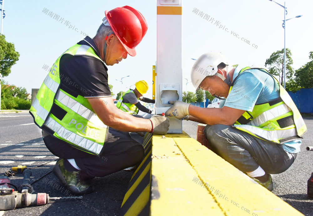 交通安全  国道  县城  绕城线  防撞护栏