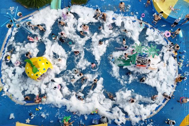 夏日 清凉 戏水