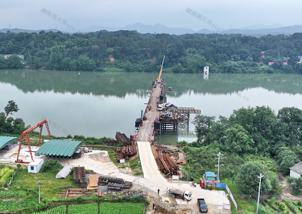 大栗港囗资江囗大桥口建设