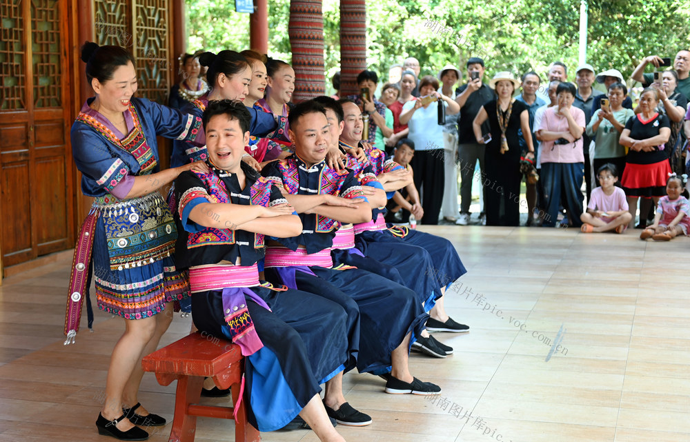 民俗 文化 民俗文化 乡村 旅游 文旅 民间艺人 乡村游 演出 游客
