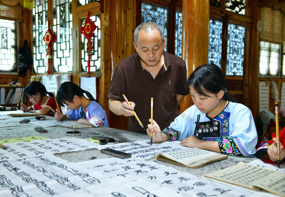 暑假 书屋 书法 阅读 少儿 农民 服务 