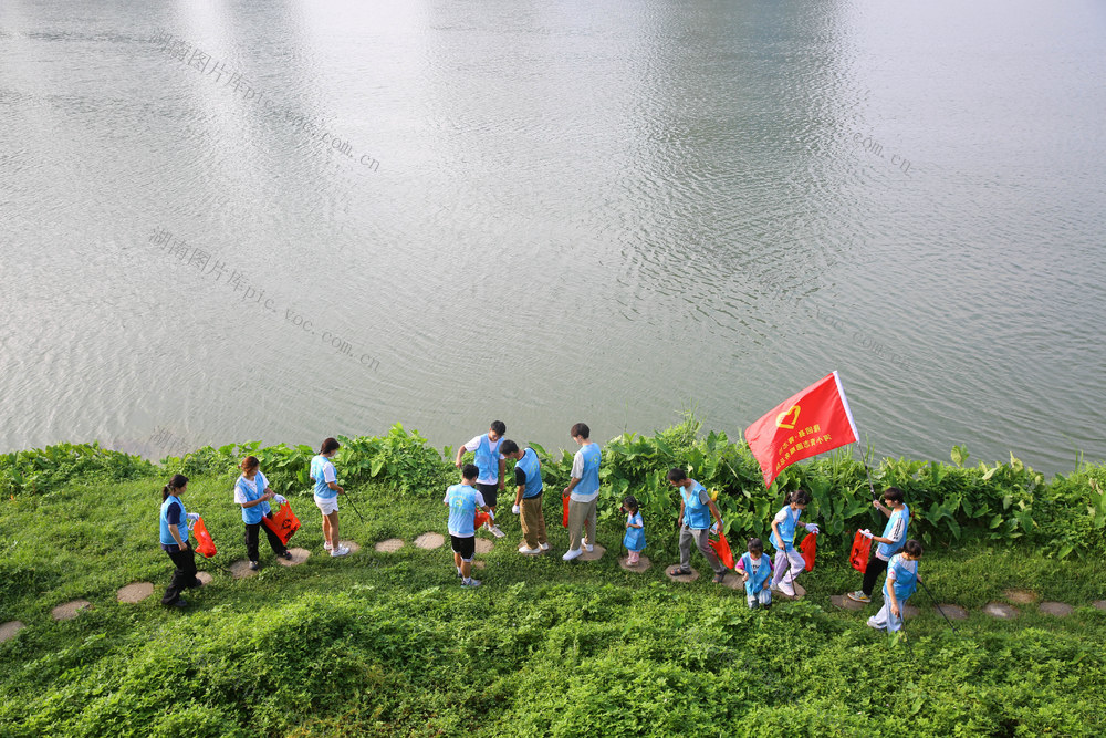 河小青 河岸 环保 保护环境 赧水 志愿服务 劳动教育