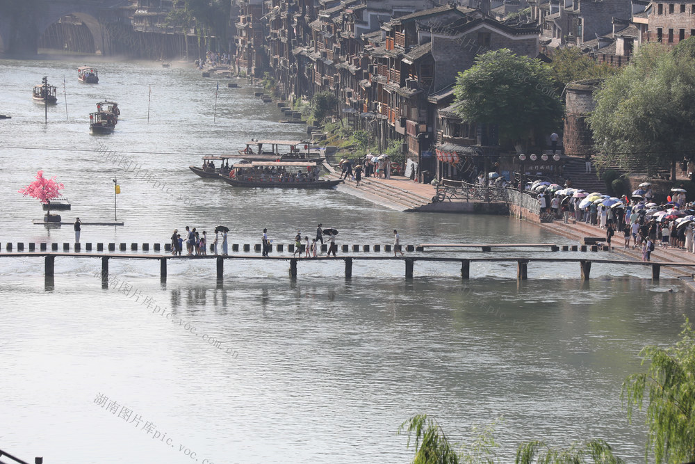 湘西 凤凰 古城  泛舟  游览  风景  民俗风情   清凉