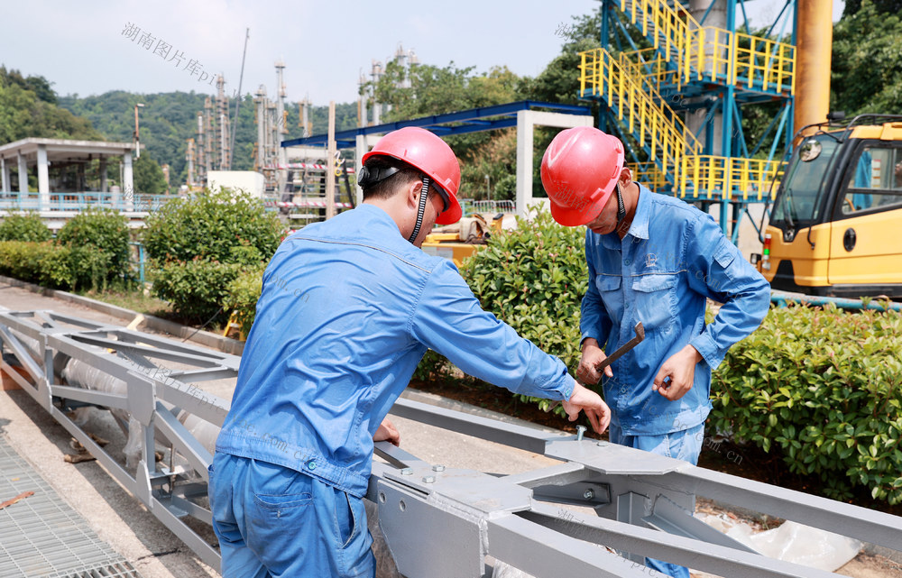 “蒸”战一线  不惧“烤”验 