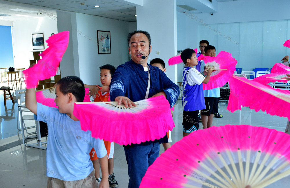 暑假 图书馆 阅读 非遗 青少年