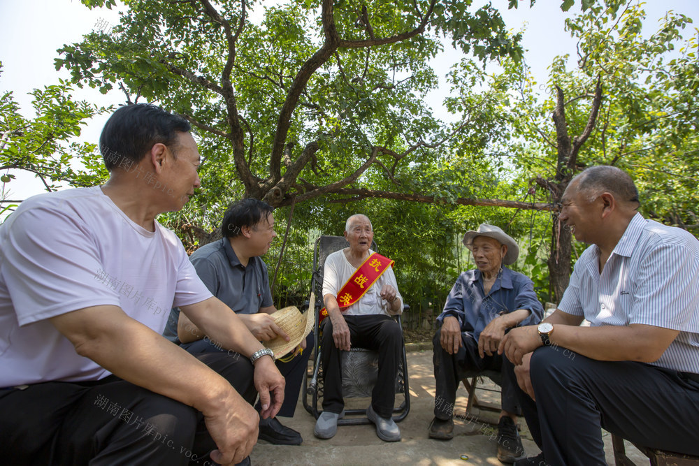 抗日战争 抗战胜利 抗战老兵 返乡务农 八路军 共产党 老党员 老军人 刘伯承 晋冀鲁豫 