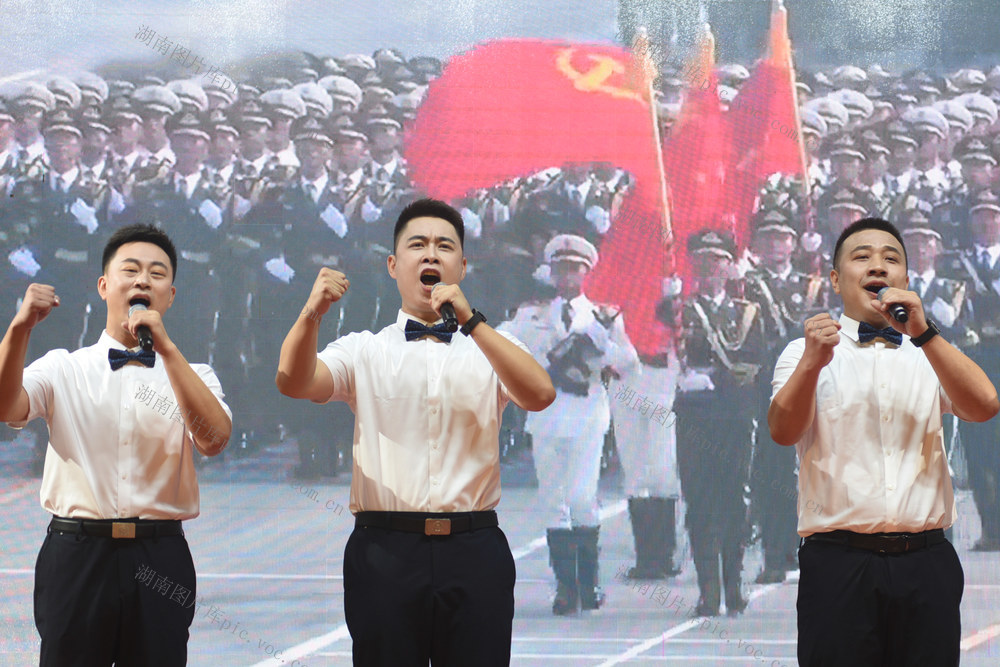 嘉禾：载歌载舞庆八一