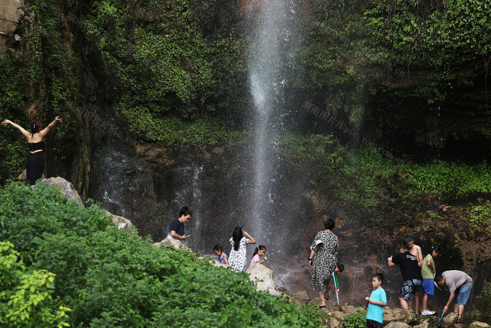 高温 清凉 戏水 