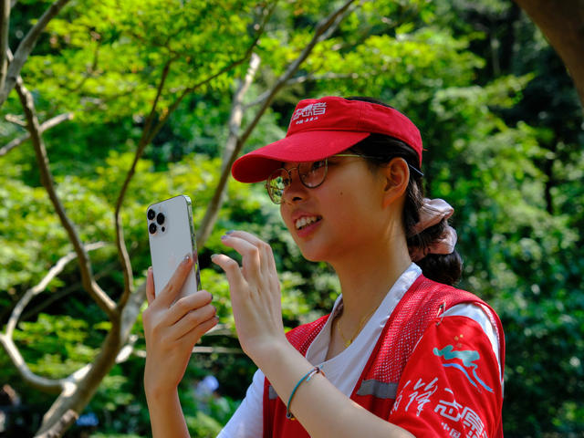 青年志愿者，景区服务忙